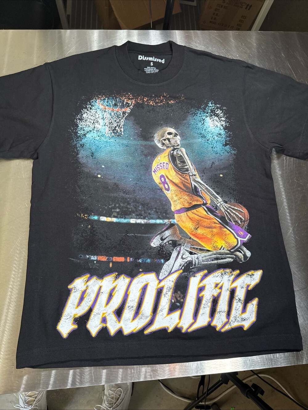 Dissmissed Prolific Skeleton Basketball Graphic T-Shirt Size Small